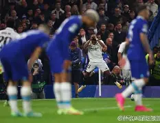 娱乐在线登录入口-包含太狠了！C罗在公牛比赛中大胜库里与70激战DWG分钟，Ming新星出色防守表现惊艳的词条